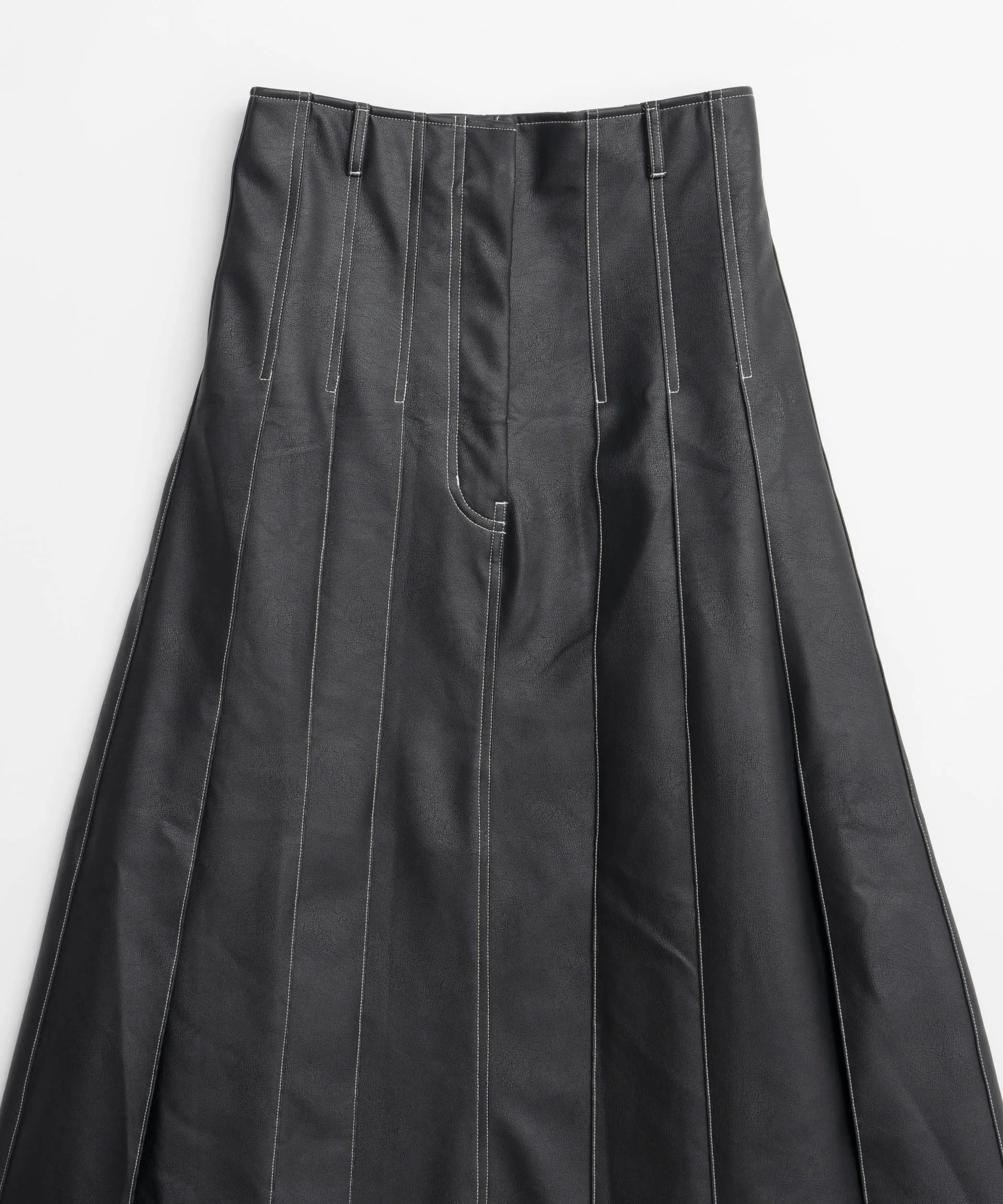 【24WINTER PRE-ORDER】Tack Pleats Vegan Leather Long Skirt