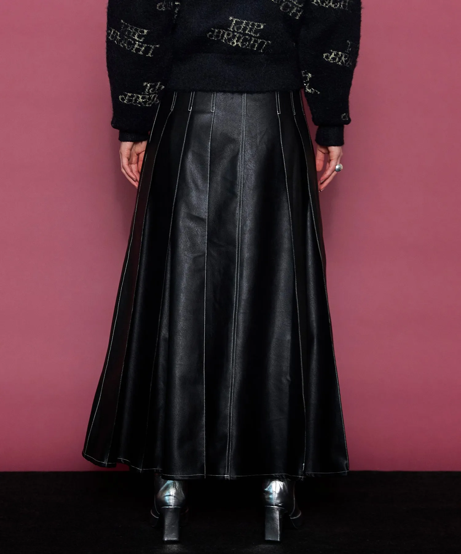 【24WINTER PRE-ORDER】Tack Pleats Vegan Leather Long Skirt